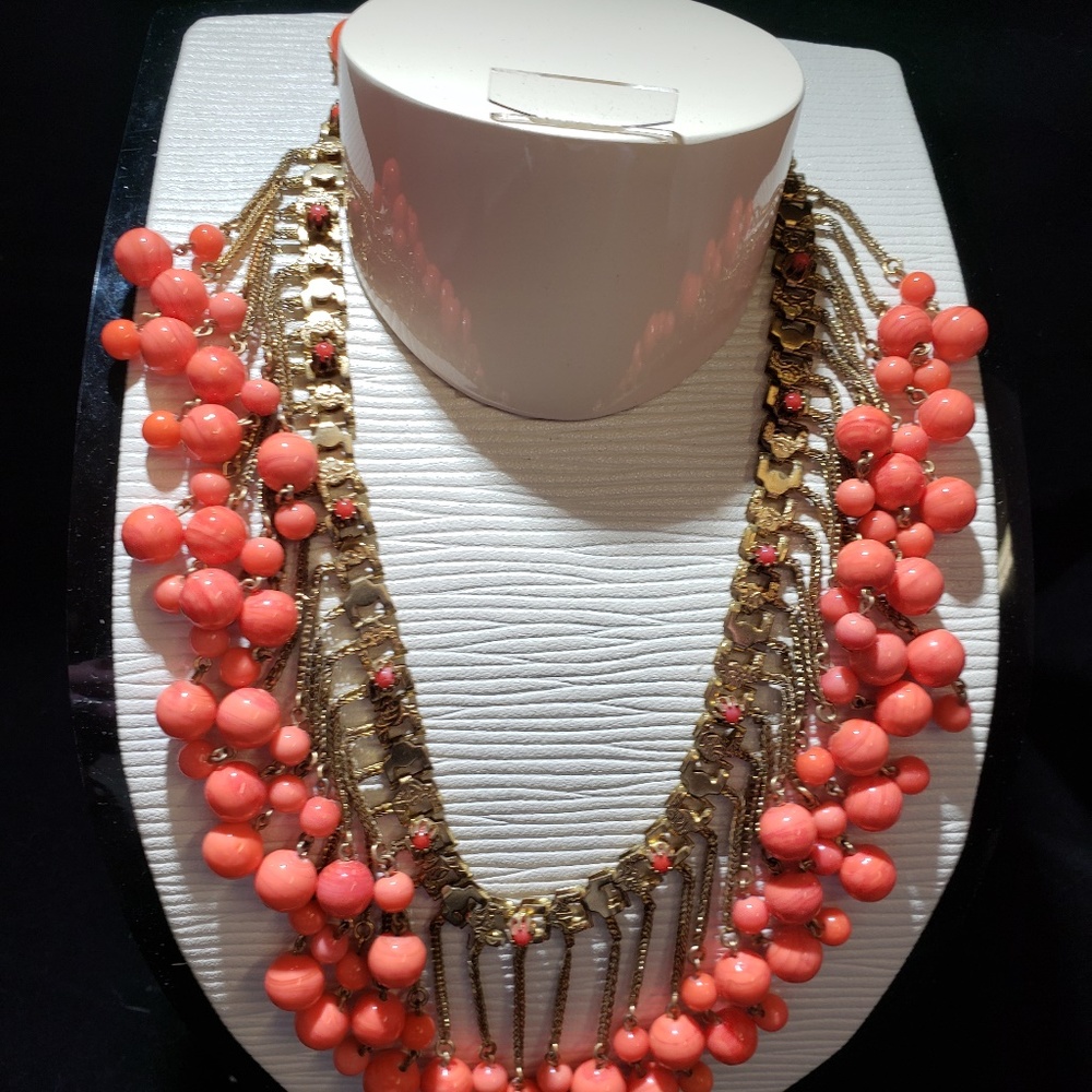 BIB NECKLACE